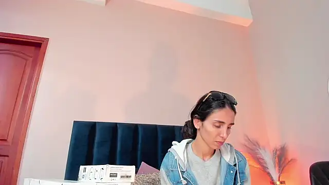 Nina Cavaali online show from October 21, 6:19 pm