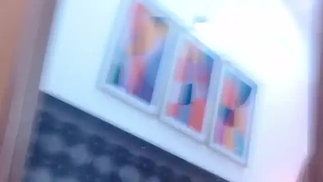 sandra 20 online show from October 3, 11:40 am