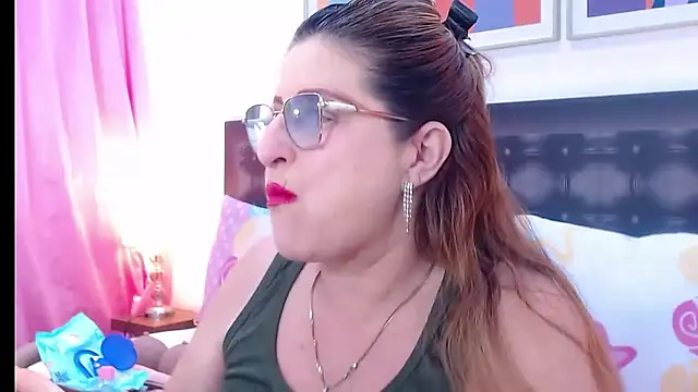 sandra 20 online show from December 22, 10:45 am