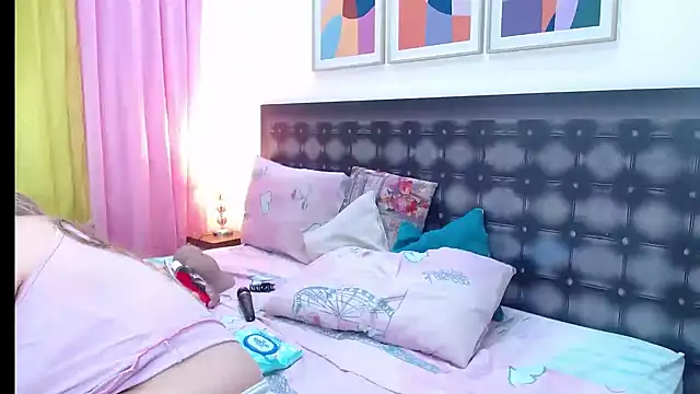 sandra 20 online show from May 19, 10:43 am