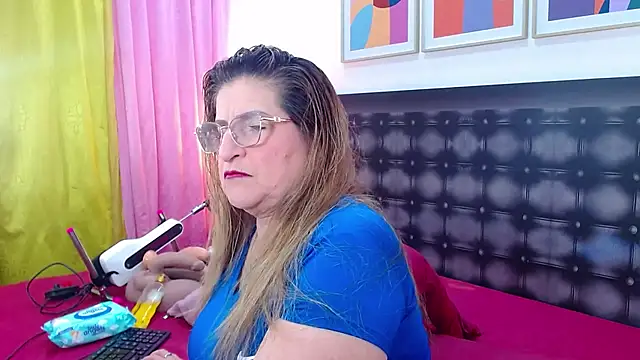 sandra 20 online show from July 25, 10:13 am