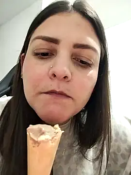 Mia Hampton online show from February 3, 11:21 pm