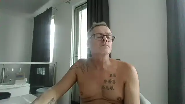 DarrenSullivanSlut online show from March 10, 9:32 am