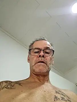 DarrenSullivanSlut online show from February 16, 5:58 am