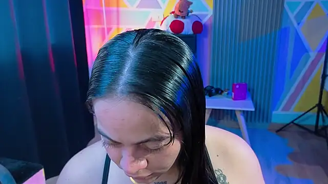 Cuttiealice online show from October 6, 3:42 pm