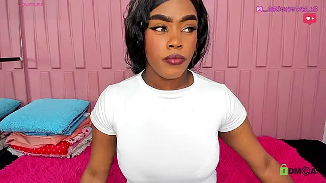 Briana Wells  online show from December 4, 1:42 pm
