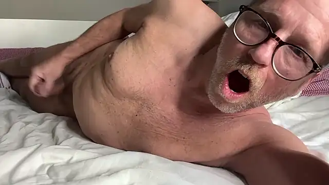 Snapshot of drefman chatting on January 15, 3:05 pm drefman online show from January 15, 3:05 pm