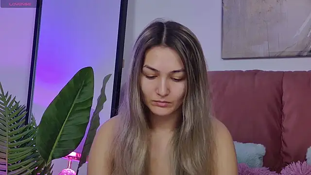 NicolLopeze online show from November 17, 6:52 am