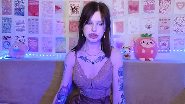 LisaDenvinn online show from December 6, 2:13 am