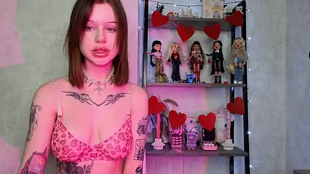LisaDenvinn online show from February 14, 4:37 am
