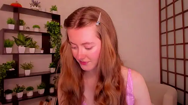 Snapshot of KateCuddle chatting on October 15, 2:22 am KateCuddle online show from October 15, 2:22 am