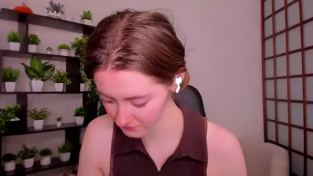 Snapshot of KateCuddle chatting on October 16, 2:12 am KateCuddle online show from October 16, 2:12 am