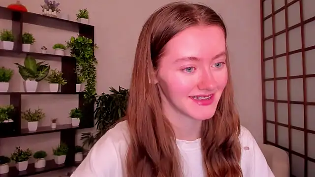 Snapshot of KateCuddle chatting on October 17, 2:37 am KateCuddle online show from October 17, 2:37 am