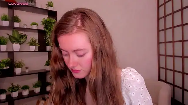 Snapshot of KateCuddle chatting on October 22, 2:45 am KateCuddle online show from October 22, 2:45 am