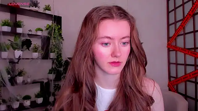 Snapshot of KateCuddle chatting on October 28, 2:26 am KateCuddle online show from October 28, 2:26 am