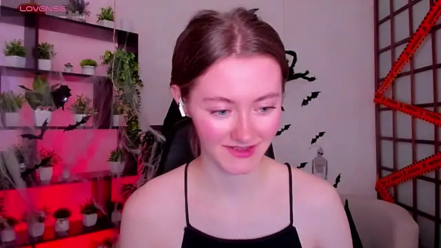 Snapshot of KateCuddle chatting on October 29, 2:47 am KateCuddle online show from October 29, 2:47 am