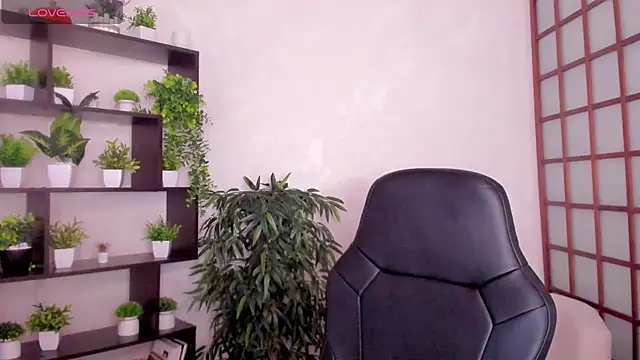 Snapshot of KateCuddle chatting on November 26, 2:23 am KateCuddle online show from November 26, 2:23 am