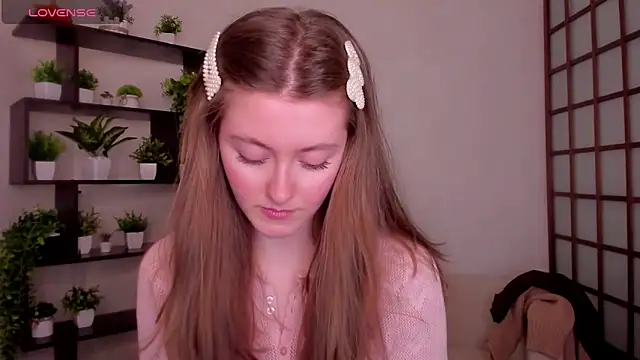 KateCuddle online show from February 4, 3:01 am