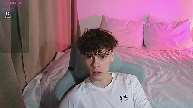 cute thomas online show from March 25, 5:52 pm