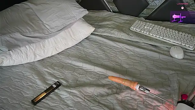 charlotte 01 online show from February 24, 5:33 am