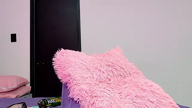 Snapshot of celeste_sea chatting on February 11, 7:19 pm celeste sea online show from February 11, 7:19 pm