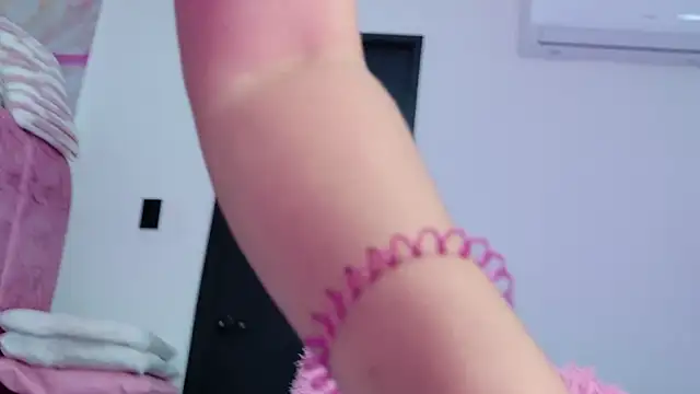 Snapshot of celeste_sea chatting on March 21, 7:17 pm celeste sea online show from March 21, 7:17 pm