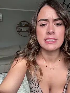 Wetbabygirlxo online show from October 28, 2:42 pm