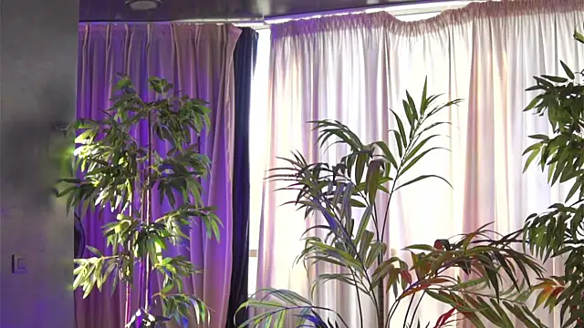 HotSkinnyX online show from September 21, 6:15 am