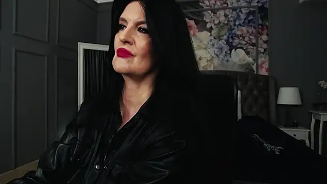 Snapshot of DomMelissaW chatting on October 10, 7:35 pm DomMelissaW online show from October 10, 7:35 pm