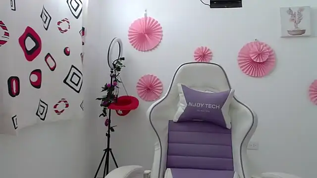 InocentHeaven1 online show from December 17, 1:06 pm