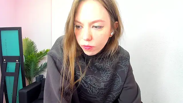 Persephoni online show from March 1, 1:40 pm