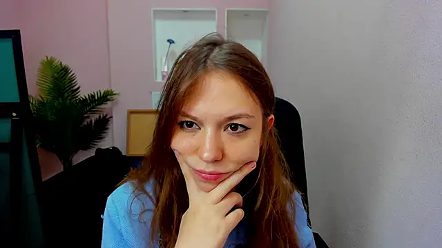 Snapshot of Persephoni chatting on October 7, 9:01 pm Persephoni online show from October 7, 9:01 pm