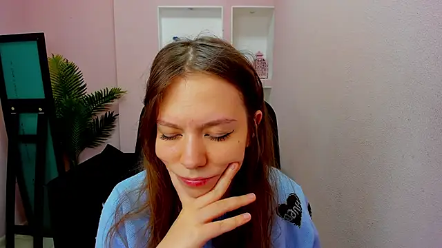 Snapshot of Persephoni chatting on October 10, 10:36 am Persephoni online show from October 10, 10:36 am