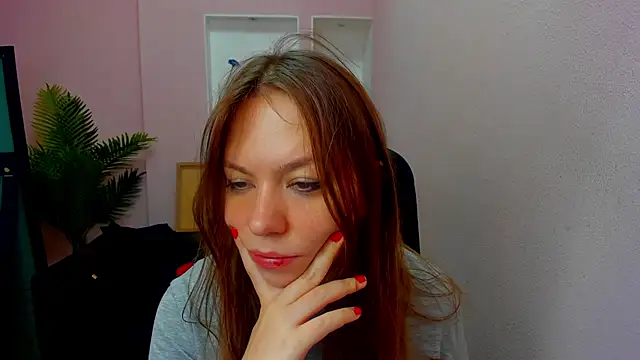 Snapshot of Persephoni chatting on October 20, 8:20 pm Persephoni online show from October 20, 8:20 pm