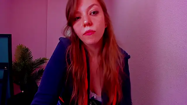 Snapshot of Persephoni chatting on October 29, 8:43 pm Persephoni online show from October 29, 8:43 pm