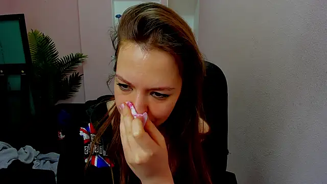 Snapshot of Persephoni chatting on November 3, 12:35 am Persephoni online show from November 3, 12:35 am