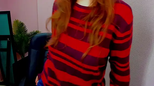 Snapshot of Persephoni chatting on November 6, 8:43 pm Persephoni online show from November 6, 8:43 pm