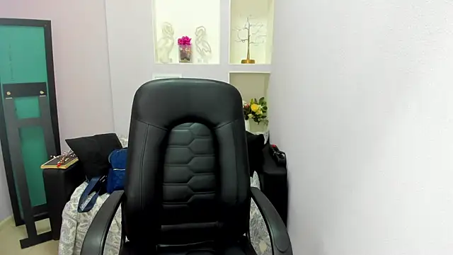 Persephoni online show from March 29, 5:51 am