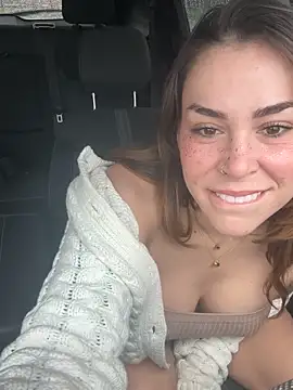 Snapshot of LeaGambit__ chatting on February 19, 6:15 pm LeaGambit online show from February 19, 6:15 pm