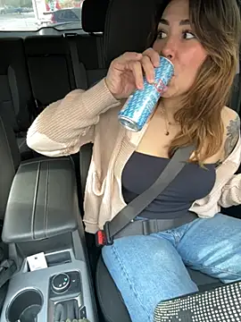 Snapshot of LeaGambit__ chatting on February 20, 4:29 pm LeaGambit online show from February 20, 4:29 pm