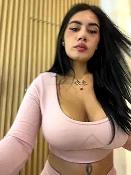 clarachanelricek online show from October 18, 8:09 pm