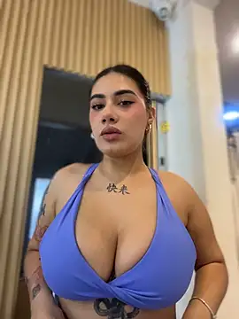 Snapshot of clarachanelricek chatting on February 26, 8:08 pm clarachanelricek online show from February 26, 8:08 pm