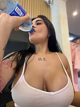 Snapshot of clarachanelricek chatting on March 12, 8:15 pm clarachanelricek online show from March 12, 8:15 pm