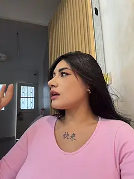 Snapshot of clarachanelricek chatting on March 13, 8:26 pm clarachanelricek online show from March 13, 8:26 pm