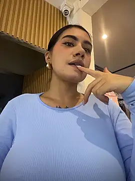 Snapshot of clarachanelricek chatting on March 18, 8:12 pm clarachanelricek online show from March 18, 8:12 pm