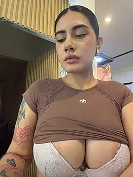 Snapshot of clarachanelricek chatting on March 19, 11:20 pm clarachanelricek online show from March 19, 11:20 pm