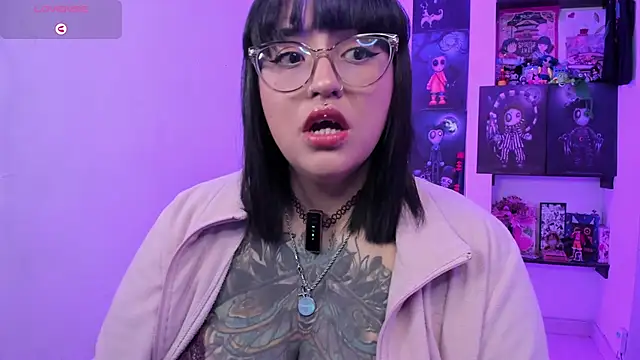  Ali Brinck  online show from October 8, 1:36 am