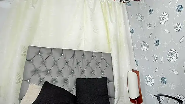 luna evaa online show from January 10, 6:28 pm