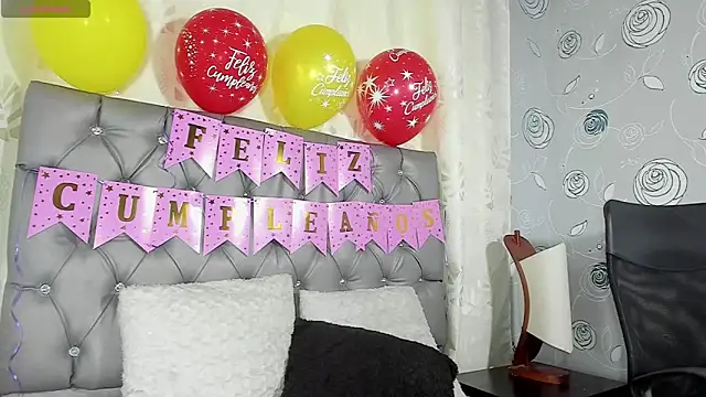 Snapshot of luna_evaa chatting on September 25, 2:10 pm luna evaa online show from September 25, 2:10 pm