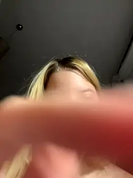 kimczii online show from December 3, 12:38 pm